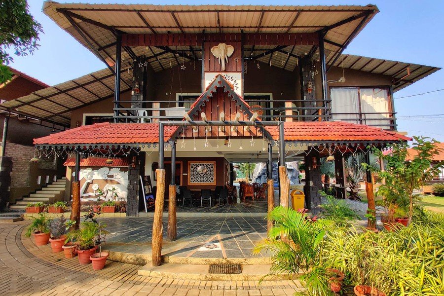 Gulmohar Villa entrance at Mangli Lake Farm